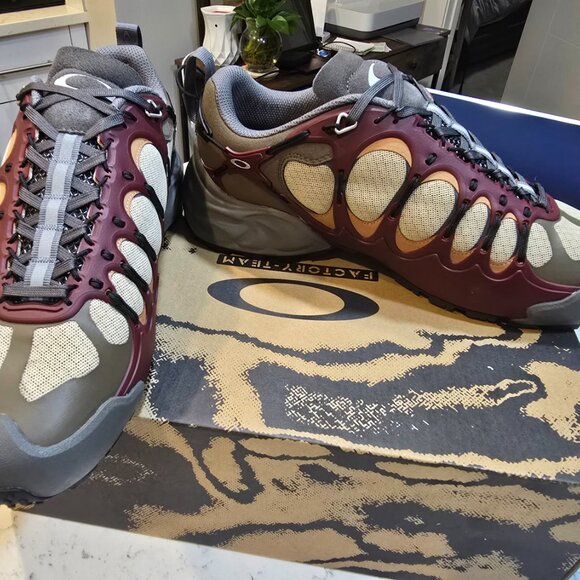 OAKLEY FACTORY TEAM X BRAIN DEAD IBEX RED SIZE 10 MENS NEW SHOE TRAIL HIKING - Picture 2 of 14